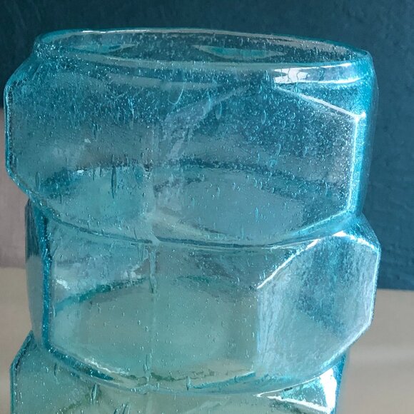 COPY - A Multicolor Glass Table Vase to Brighten up any room! - Picture 3 of 6